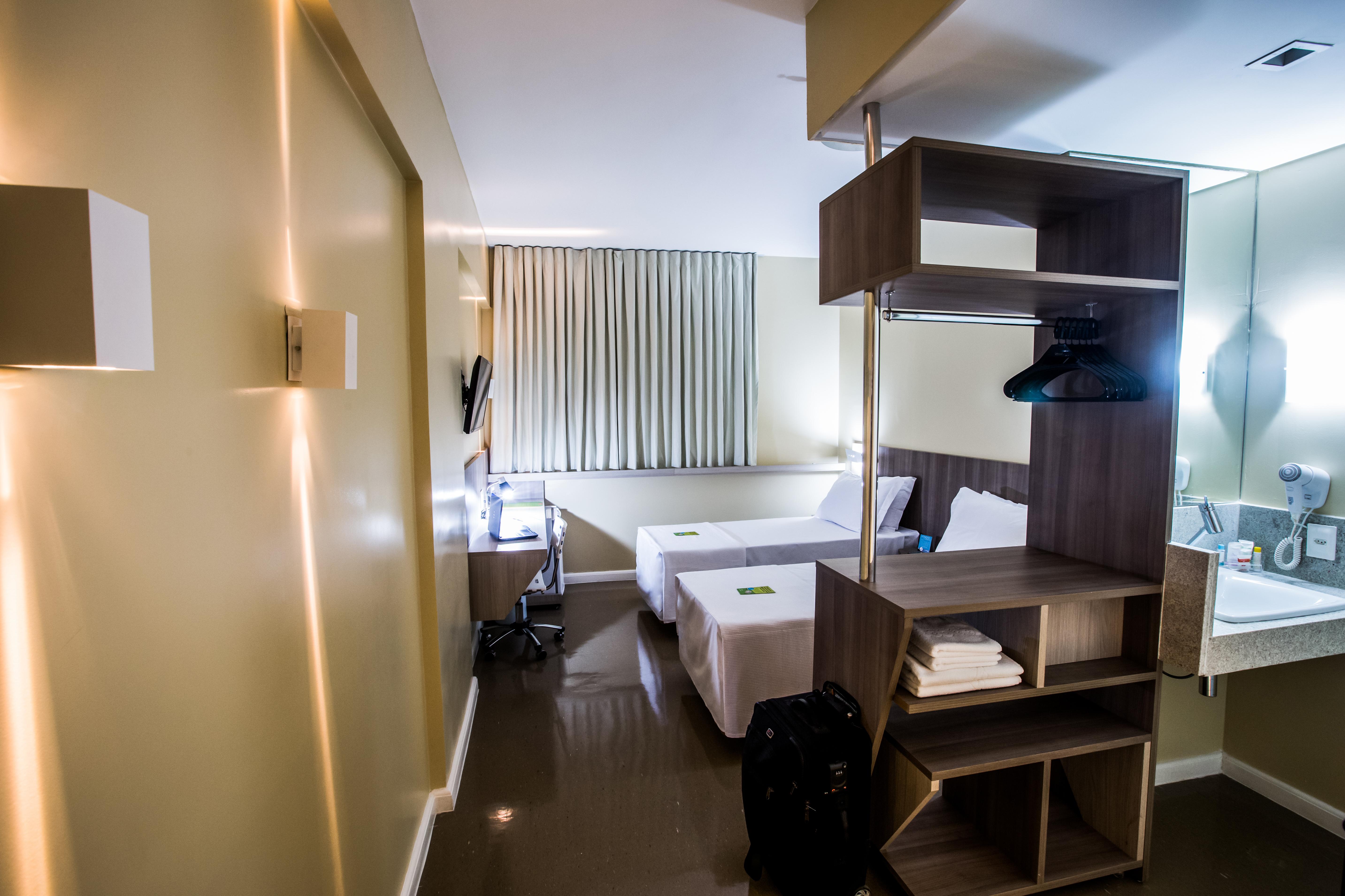 Отель Slim Cuiaba Aeroporto Экстерьер фото